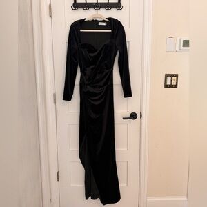 Club London Black Long Sleeve Velvet Dress